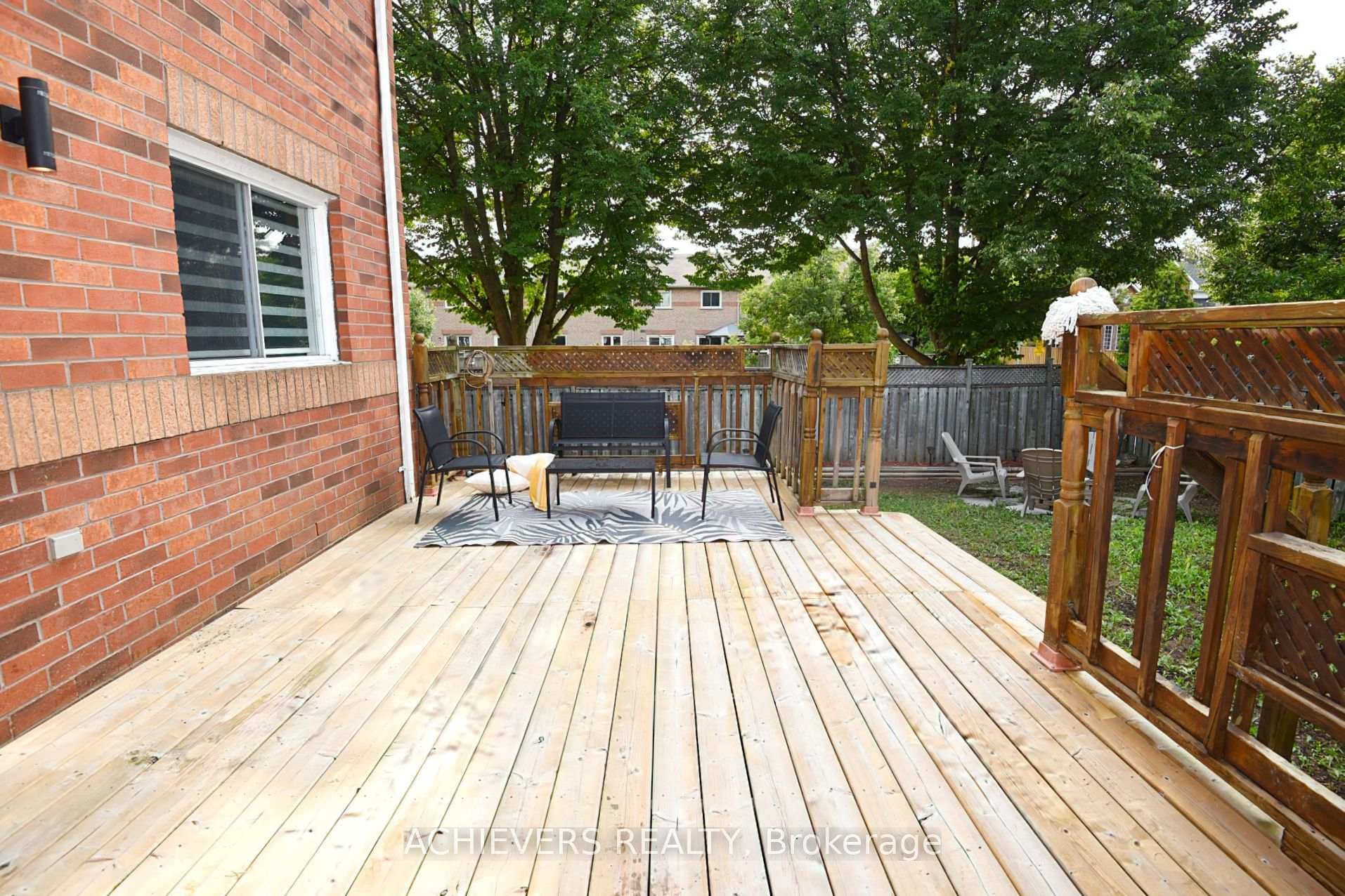 19 Mccullock Crescent photo 44