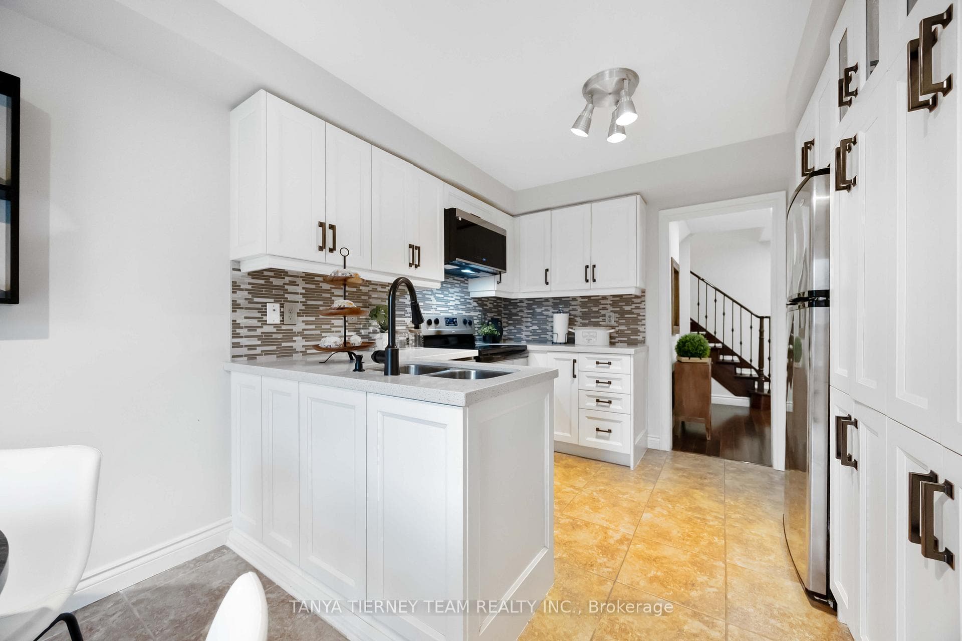 102 Zachary Place photo 23