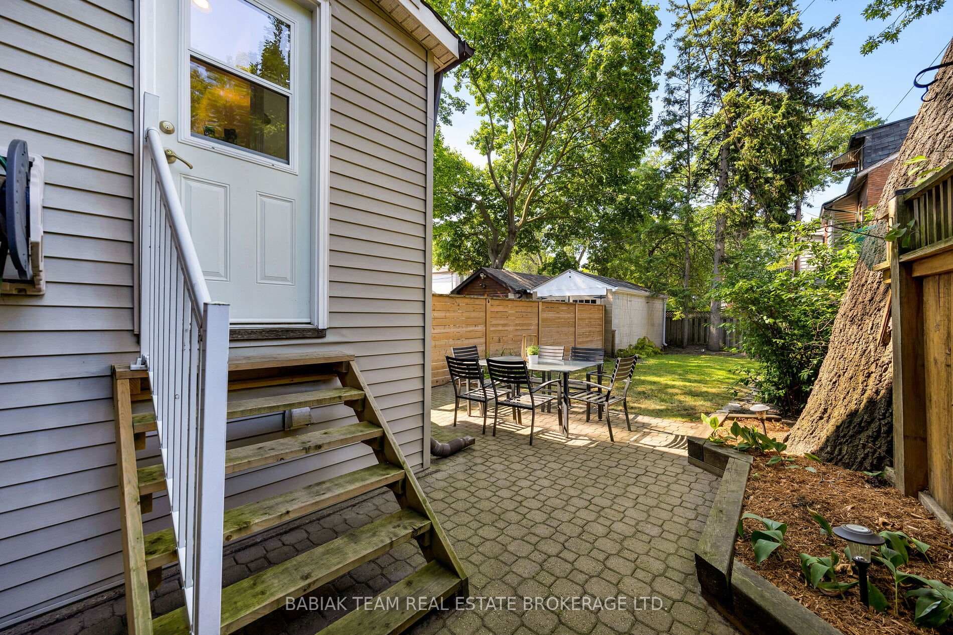 122 Colbeck Street photo 37