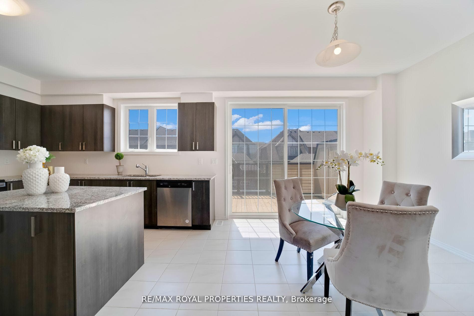 352 Coronation Road photo 14