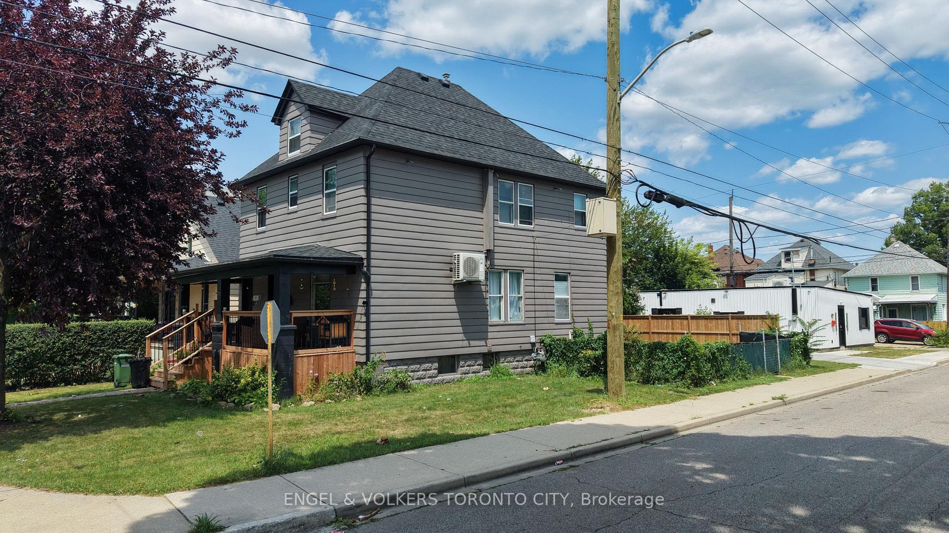 792 Pierre Avenue photo 40