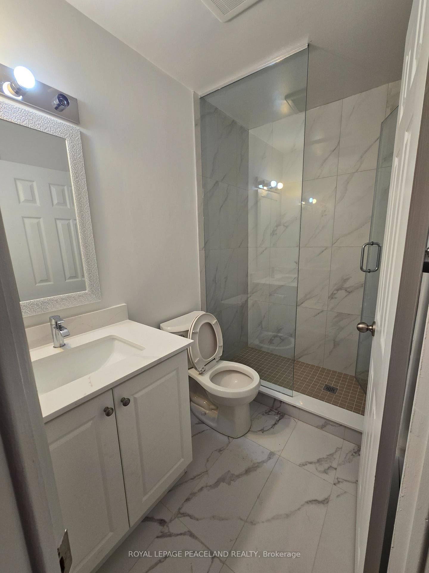 558 Spadina Crescent Unit 2 photo 10
