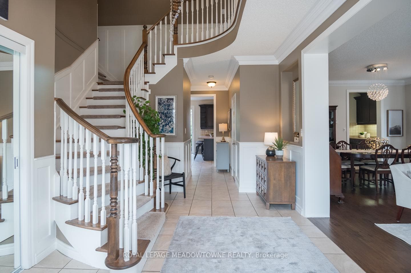 Large welcoming foyer