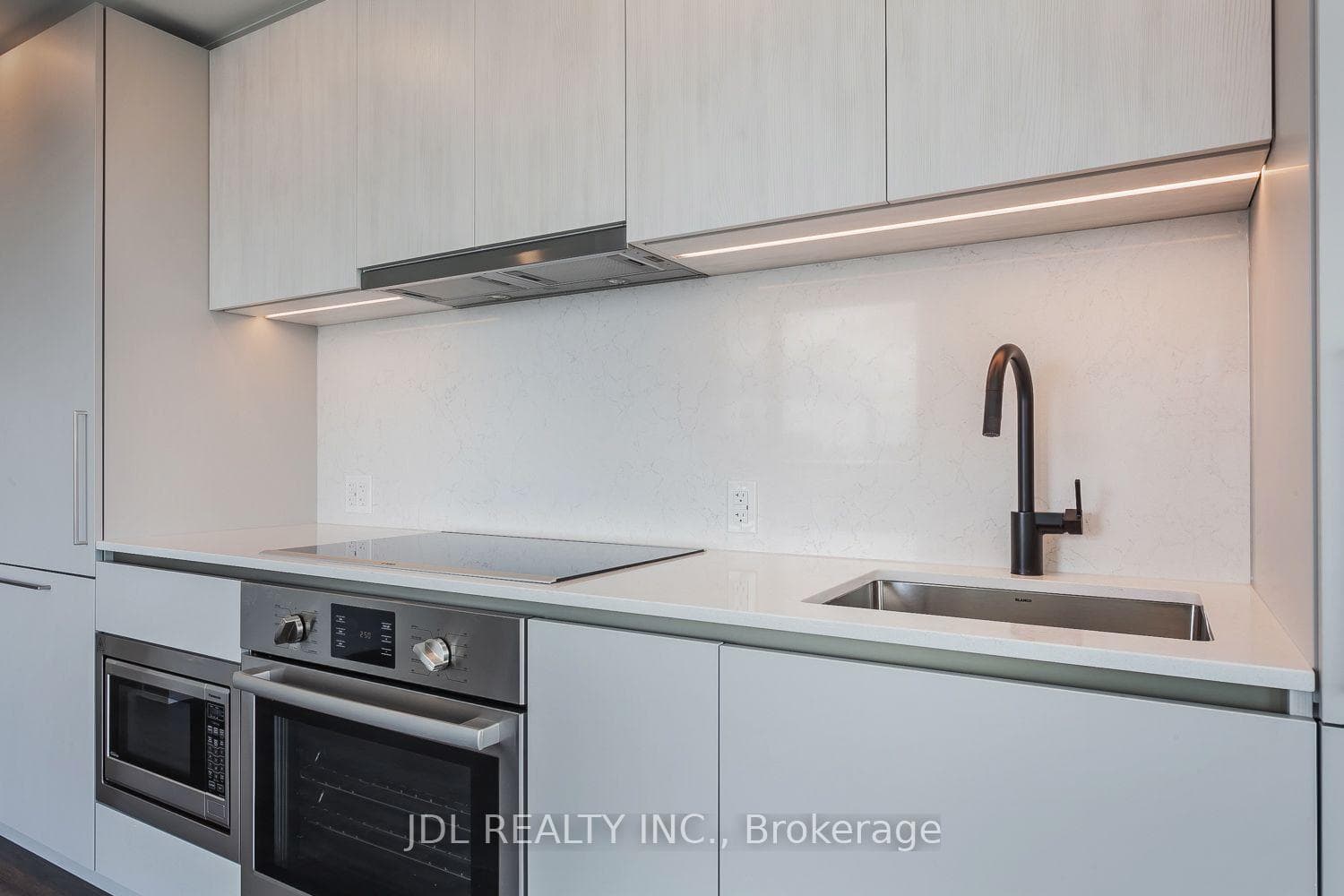 609 Sherbourne Street Unit 3709 photo 25