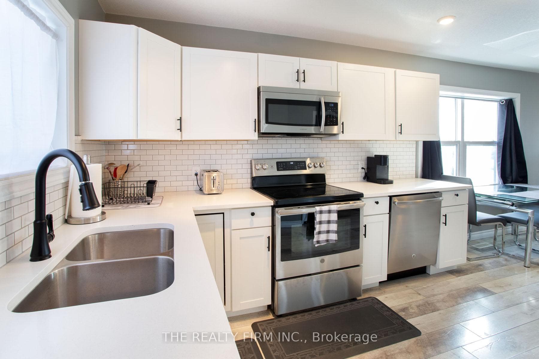 84 Adelaide Street photo 16