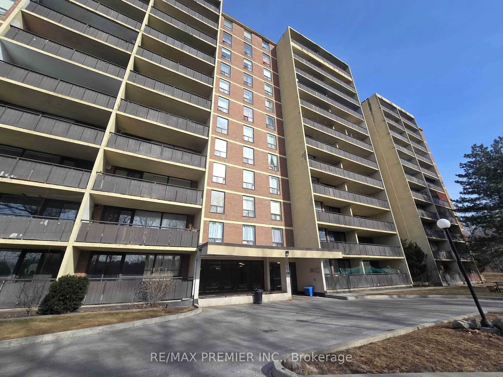 15 London Green Court Unit 408 photo 1