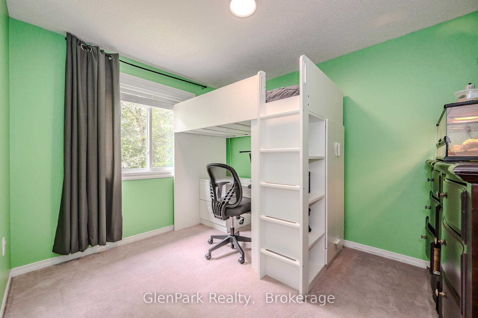 56 Starview Crescent photo 22