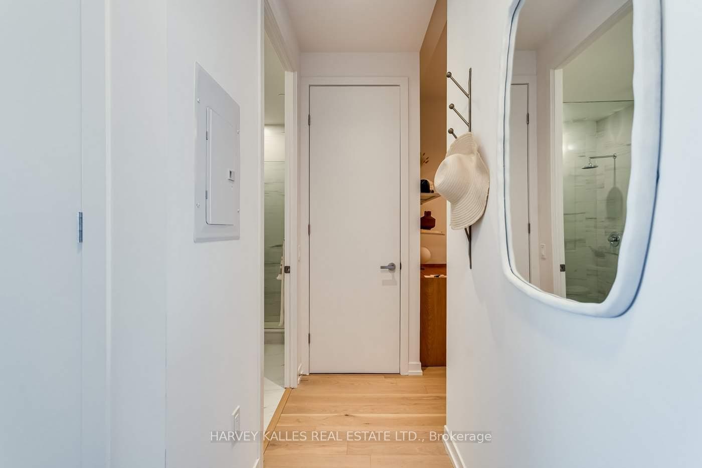 138 Downes Street Unit PH207 photo 31
