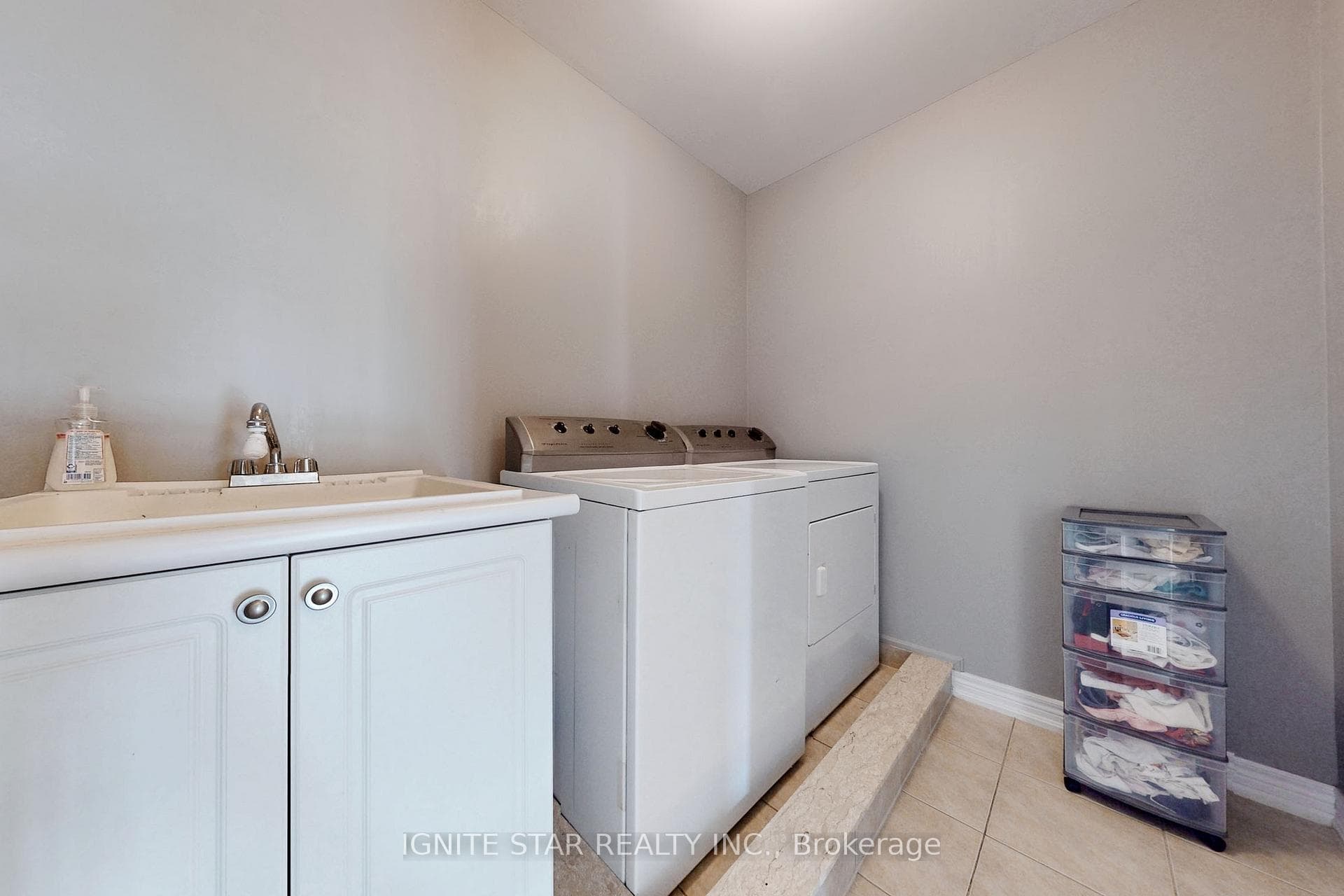 120 Danielson Court photo 22