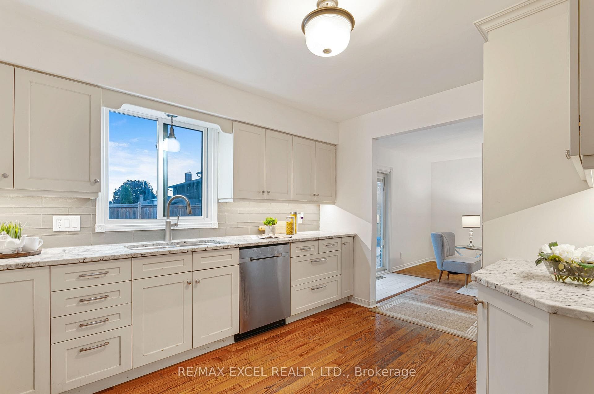 218 Angeline Street photo 38