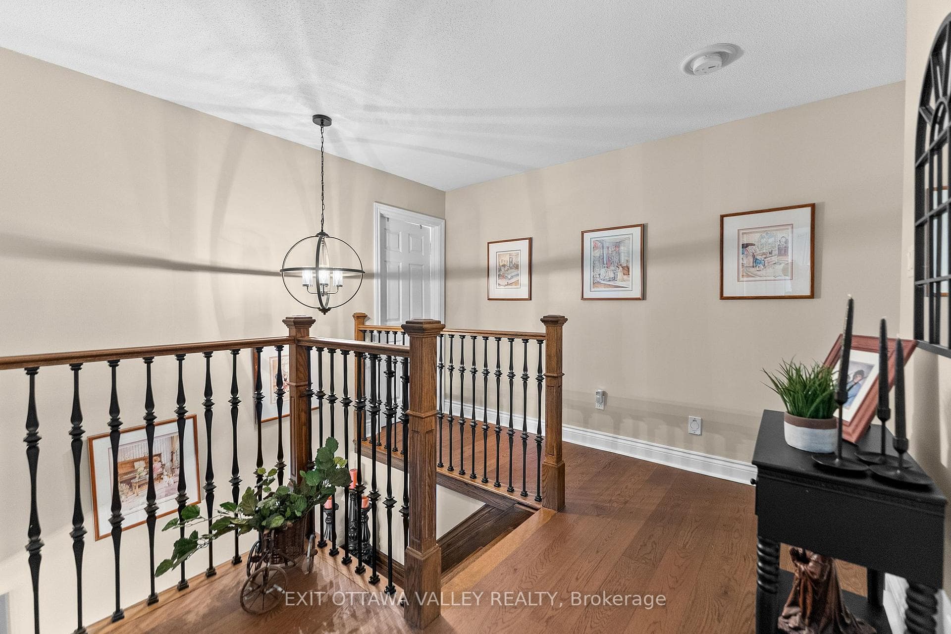 605 Elizabeth Street photo 25