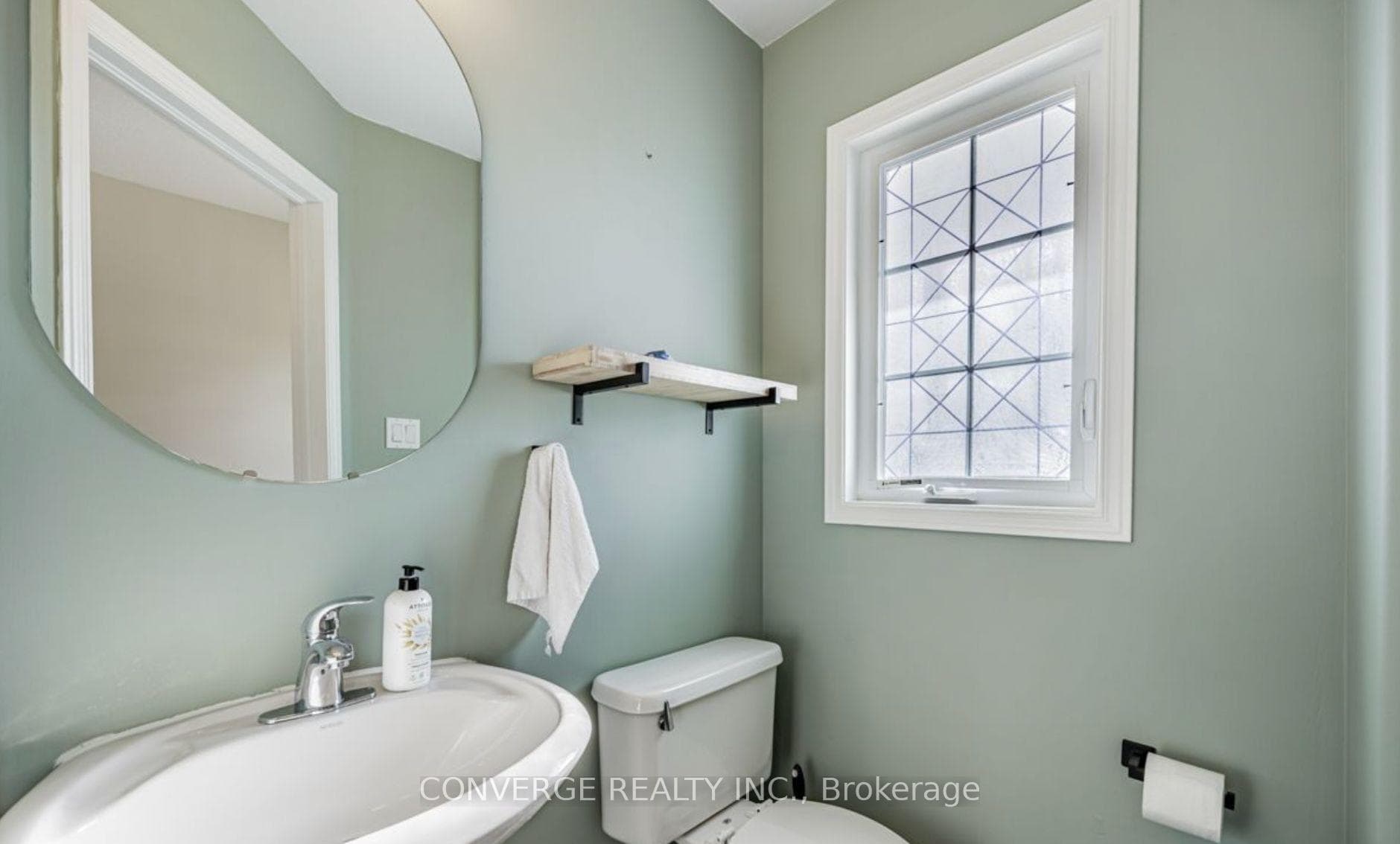 60 Shephard Avenue photo 3
