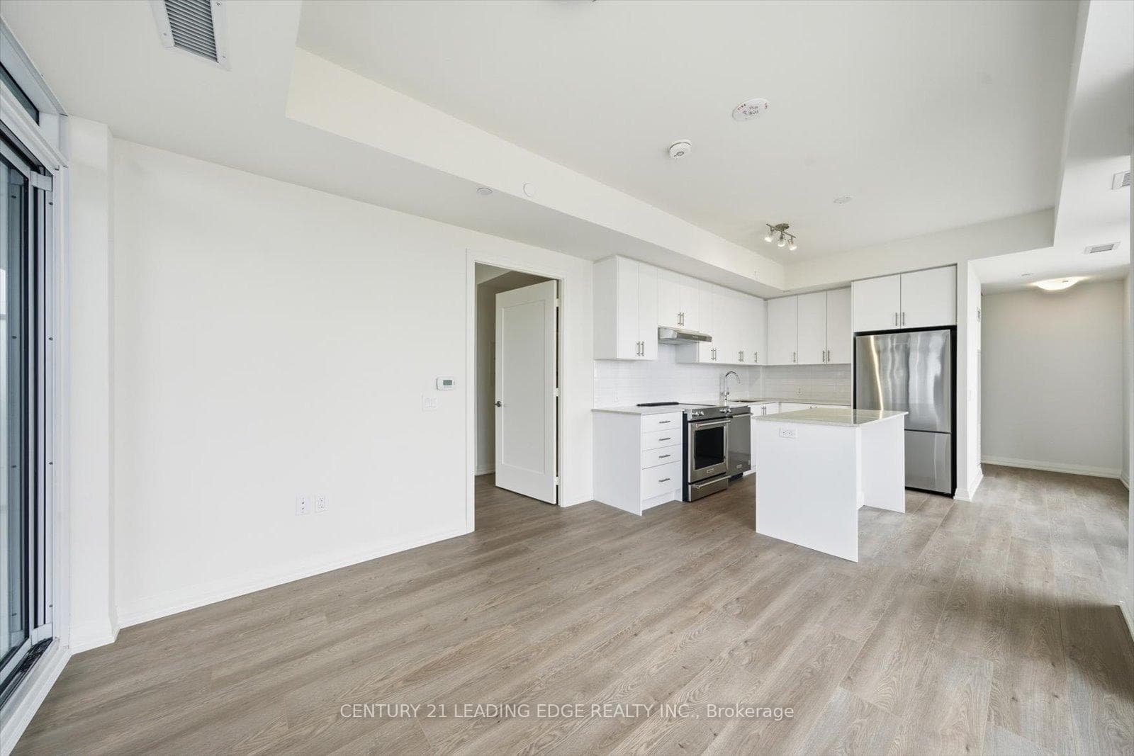 8960 Jane Street Unit 2015 photo 14