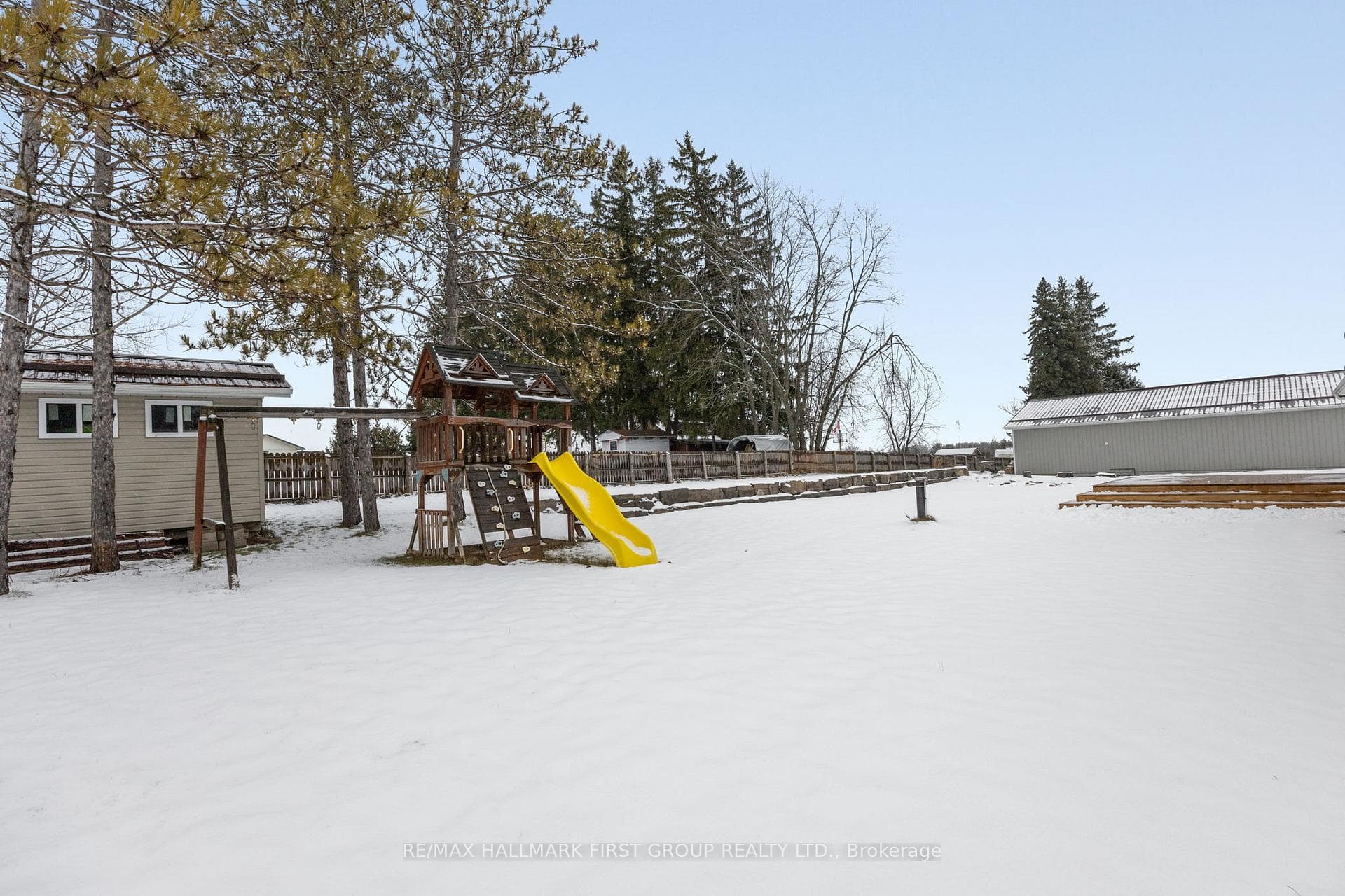 20 Hilltop Court photo 37