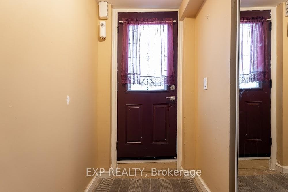 876 Blairholm Avenue photo 32