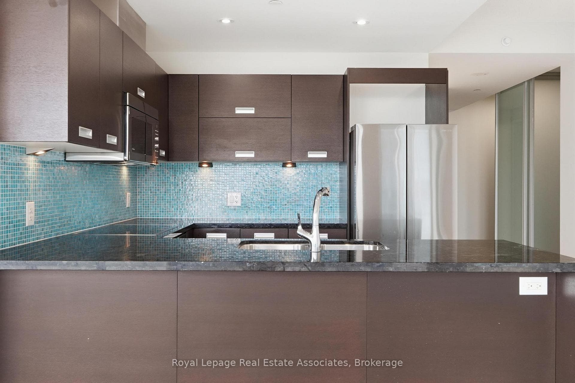 90 Park Lawn Road Unit 2116 photo 7