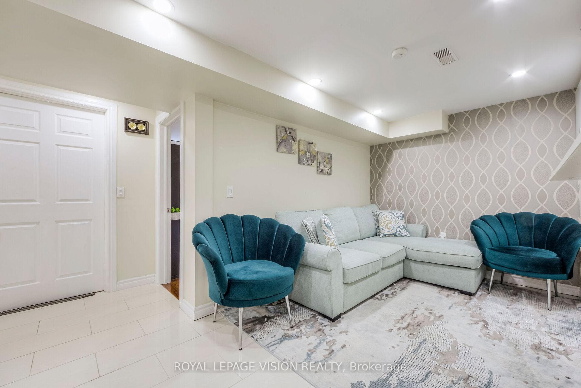 10 Bow Valley Drive photo 22