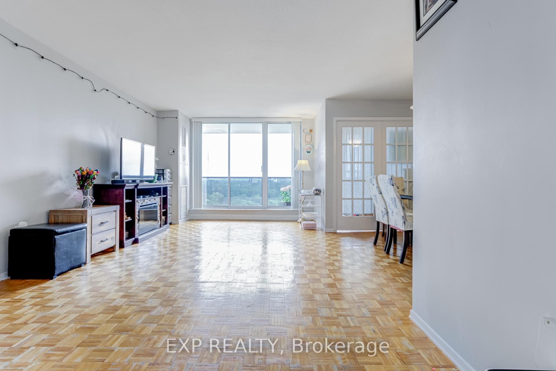 85 Emmett Avenue Unit 1607 photo 2