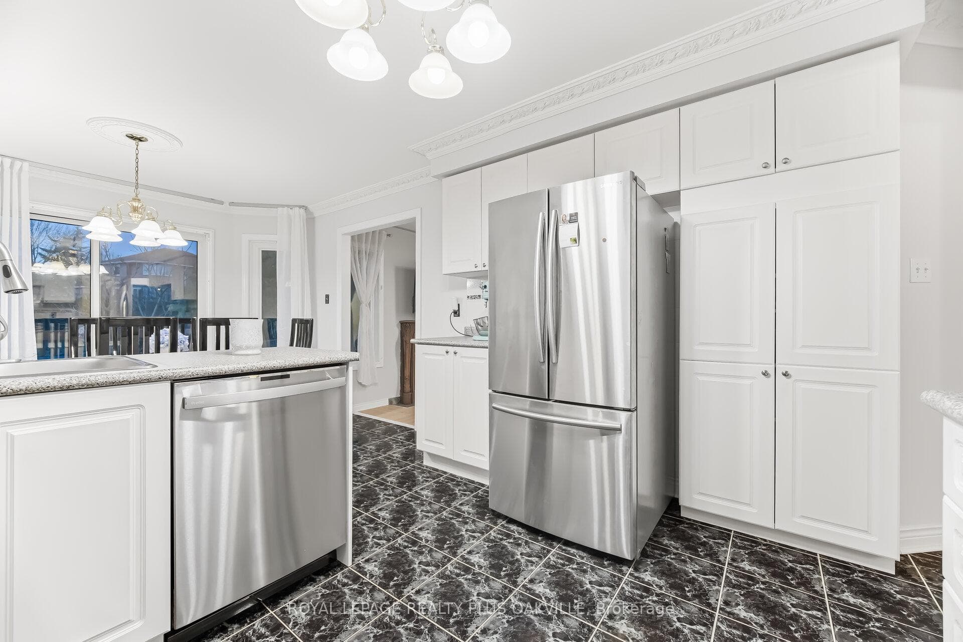3395 Trelawny Circle photo 13