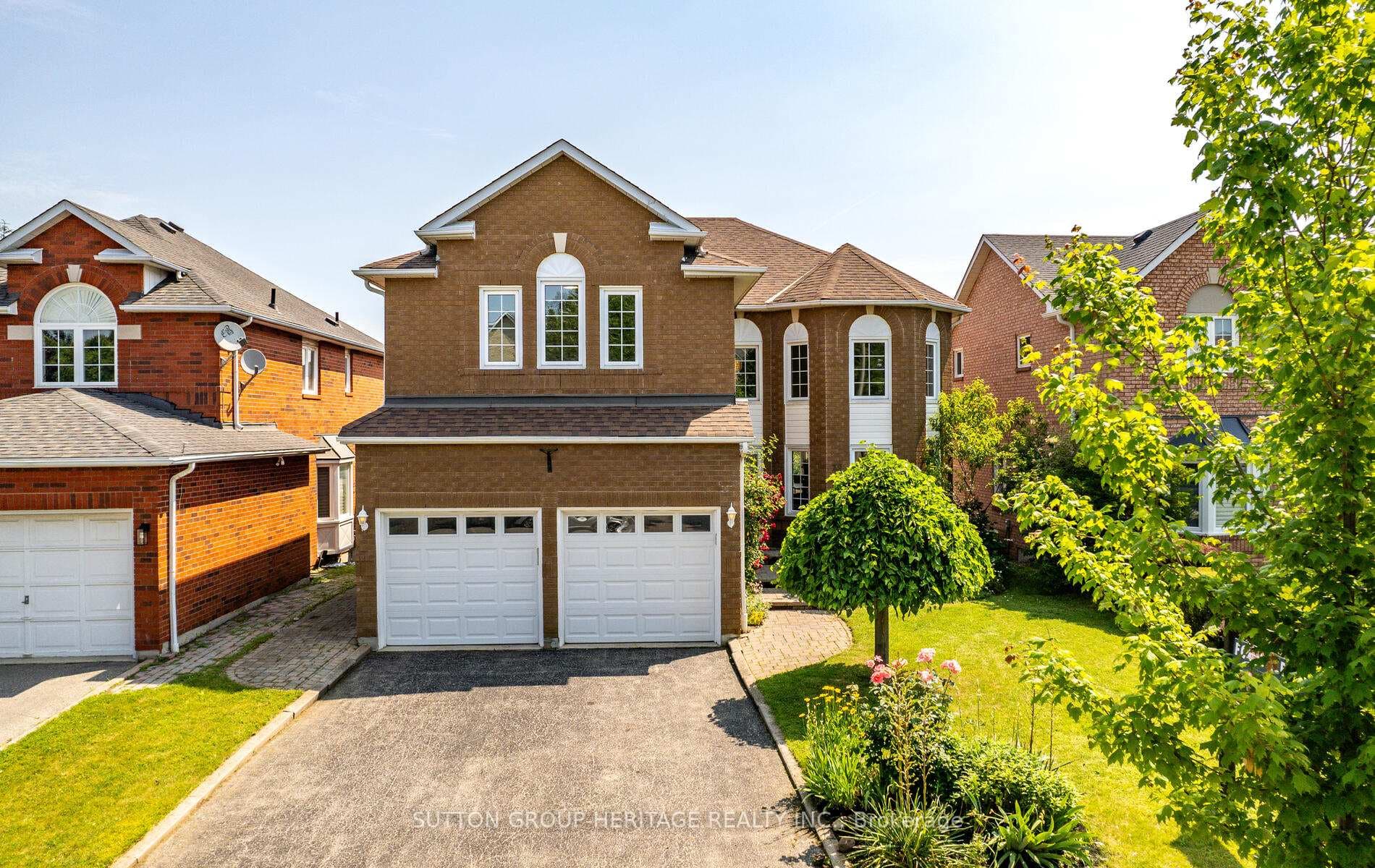 39 Pogson Drive photo 1