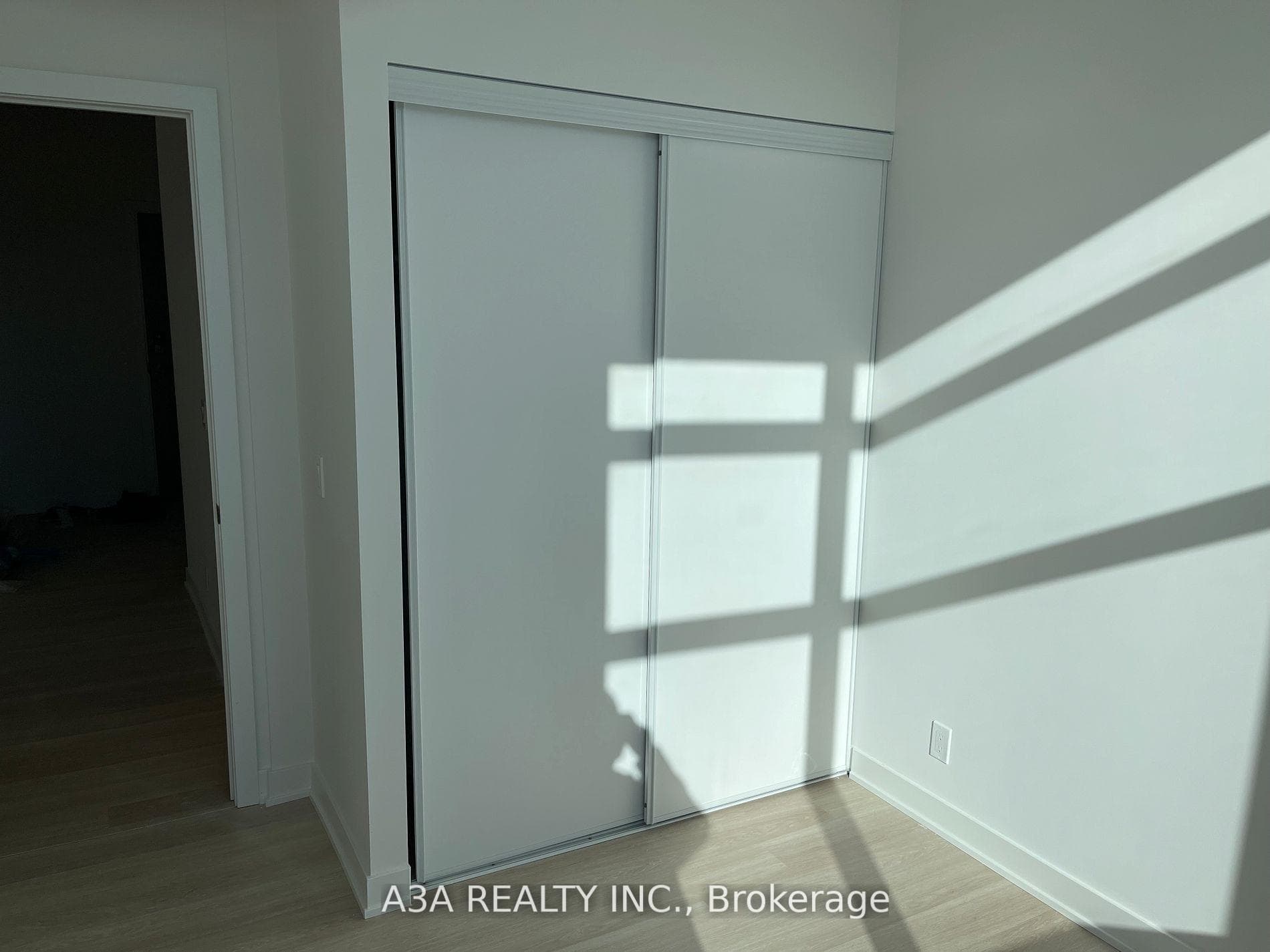 50 Upper Mall Way Unit PH-02 photo 23
