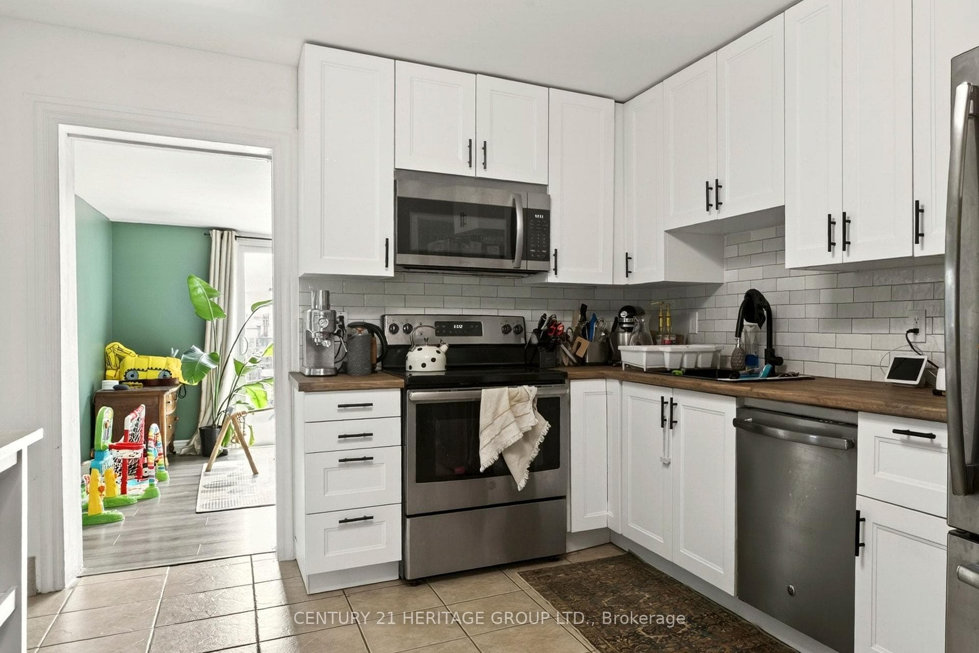 62 Emerald Street photo 12