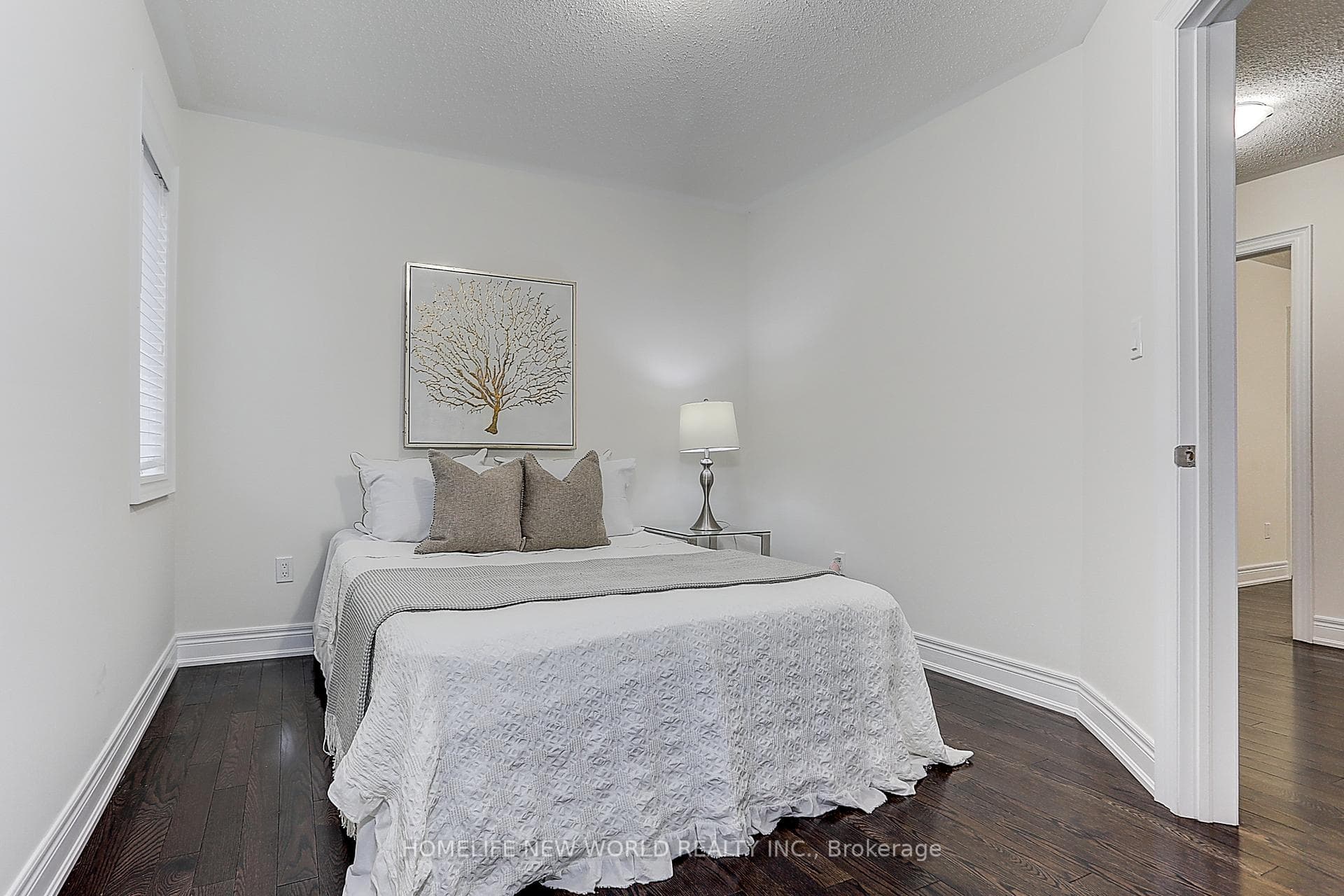 64 Frederick Pearson Street photo 24