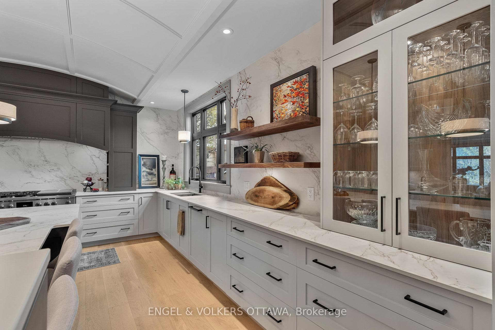 37 Clarendon Avenue photo 13