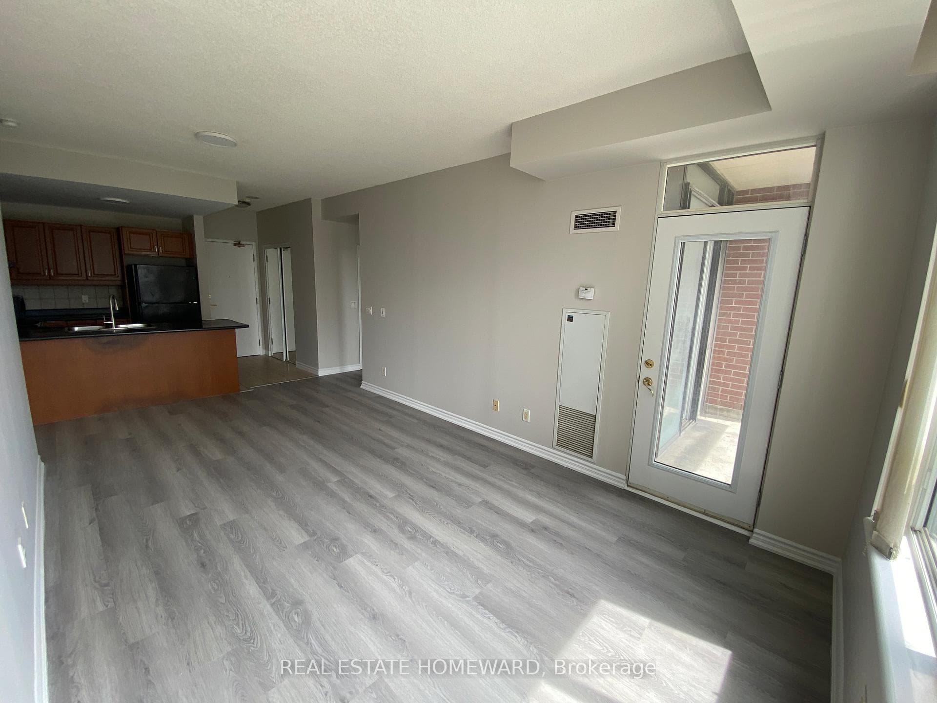 28 Byng Avenue Unit 1005 photo 4