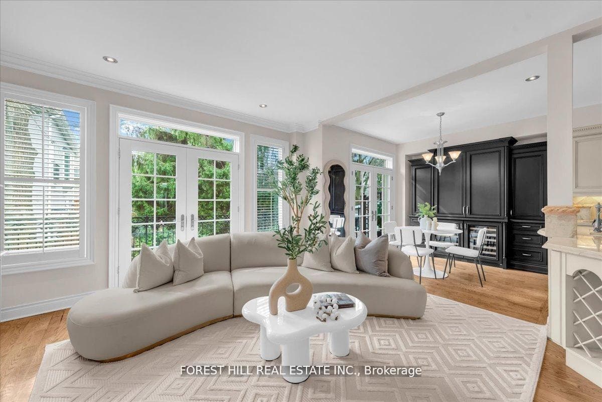 313 Broadway Avenue photo 10