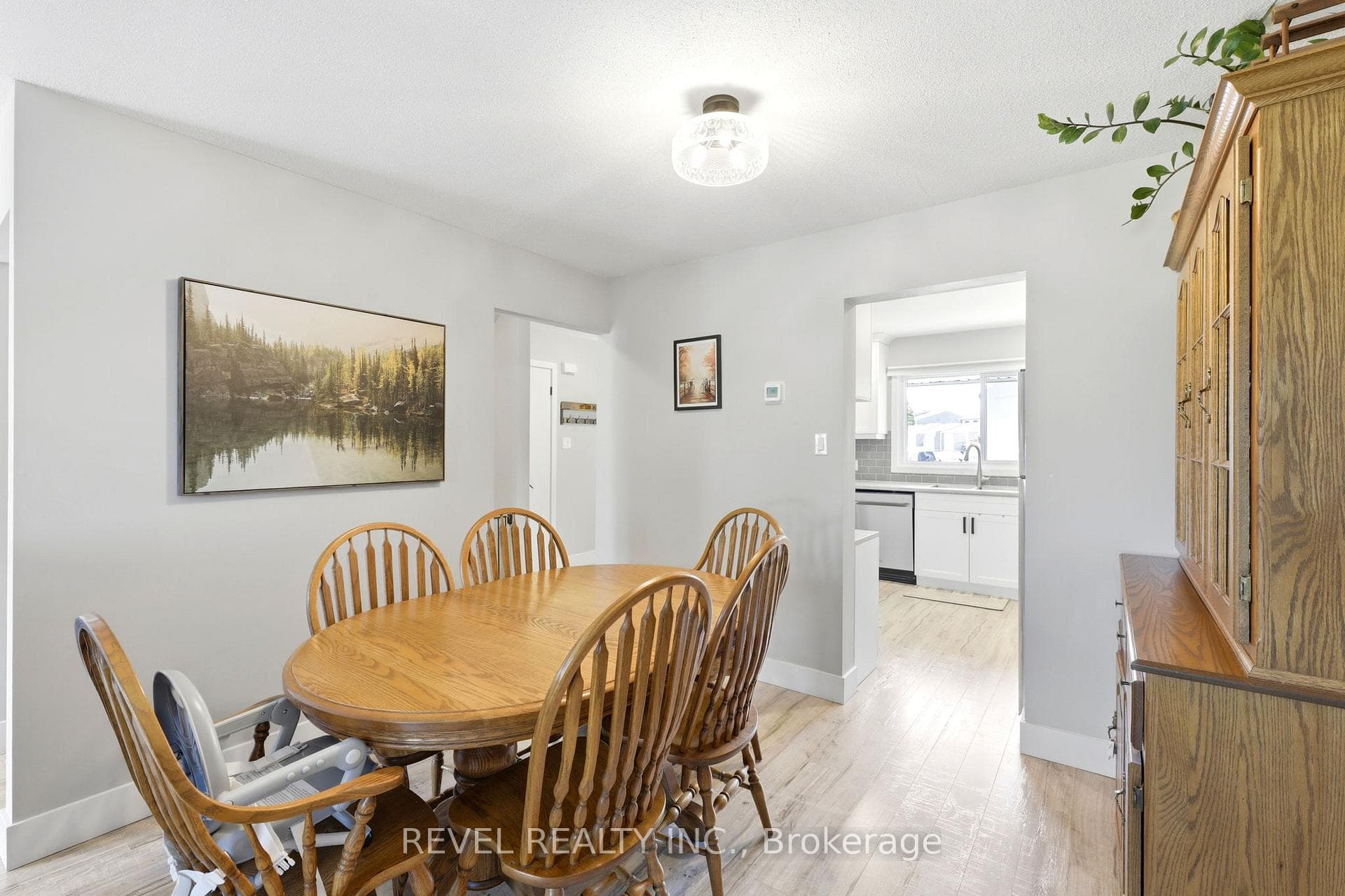 669 Osgoode Drive Unit 2 photo 10