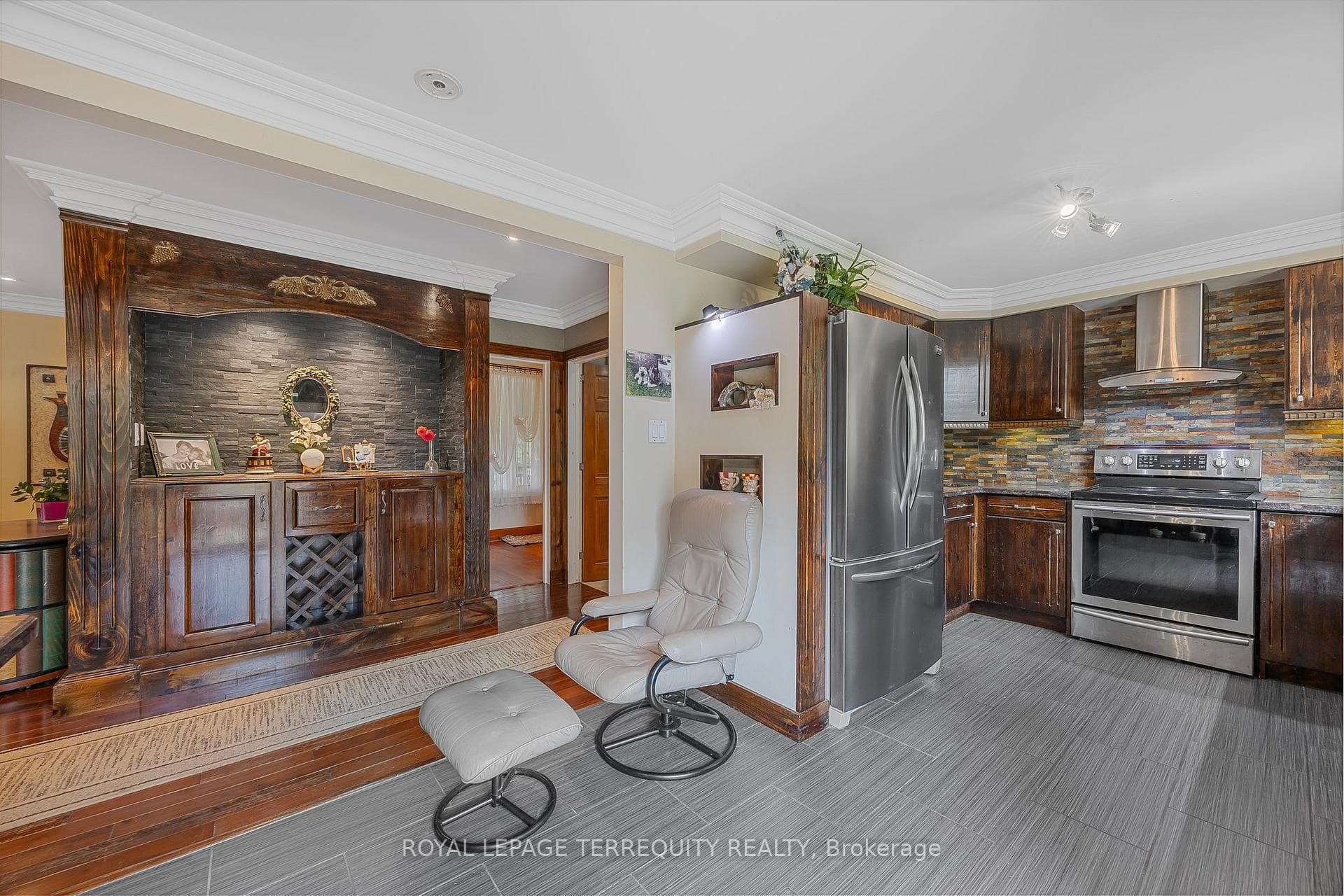 2211 Mildred Avenue photo 10