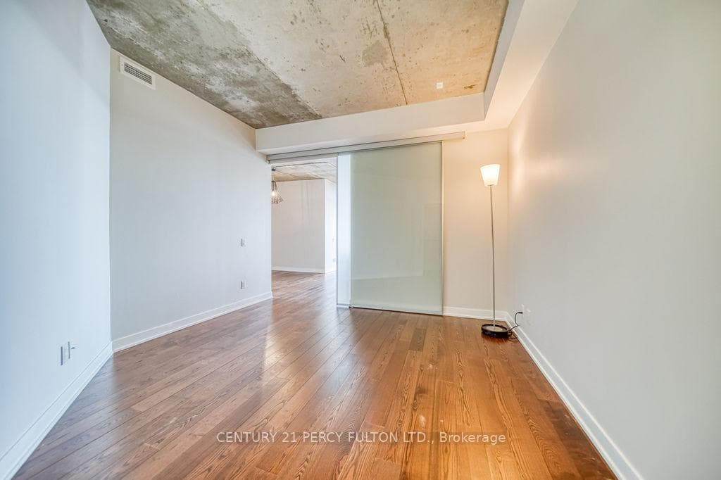 319 Carlaw Avenue Unit 816 photo 30