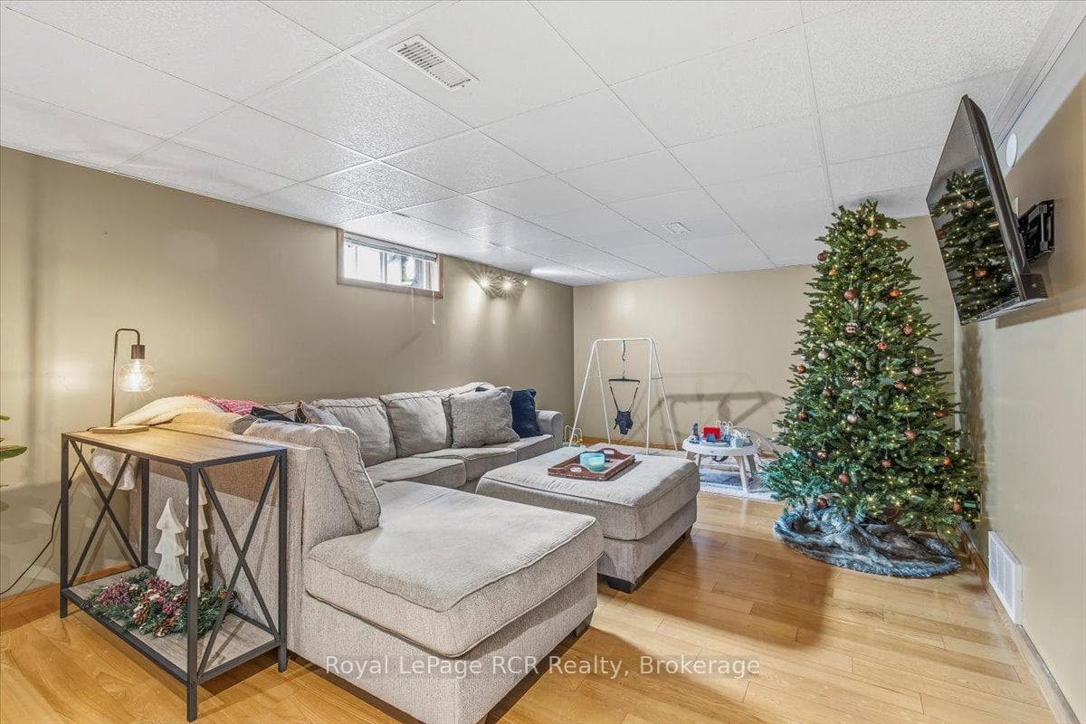 651 19th Avenue photo 20