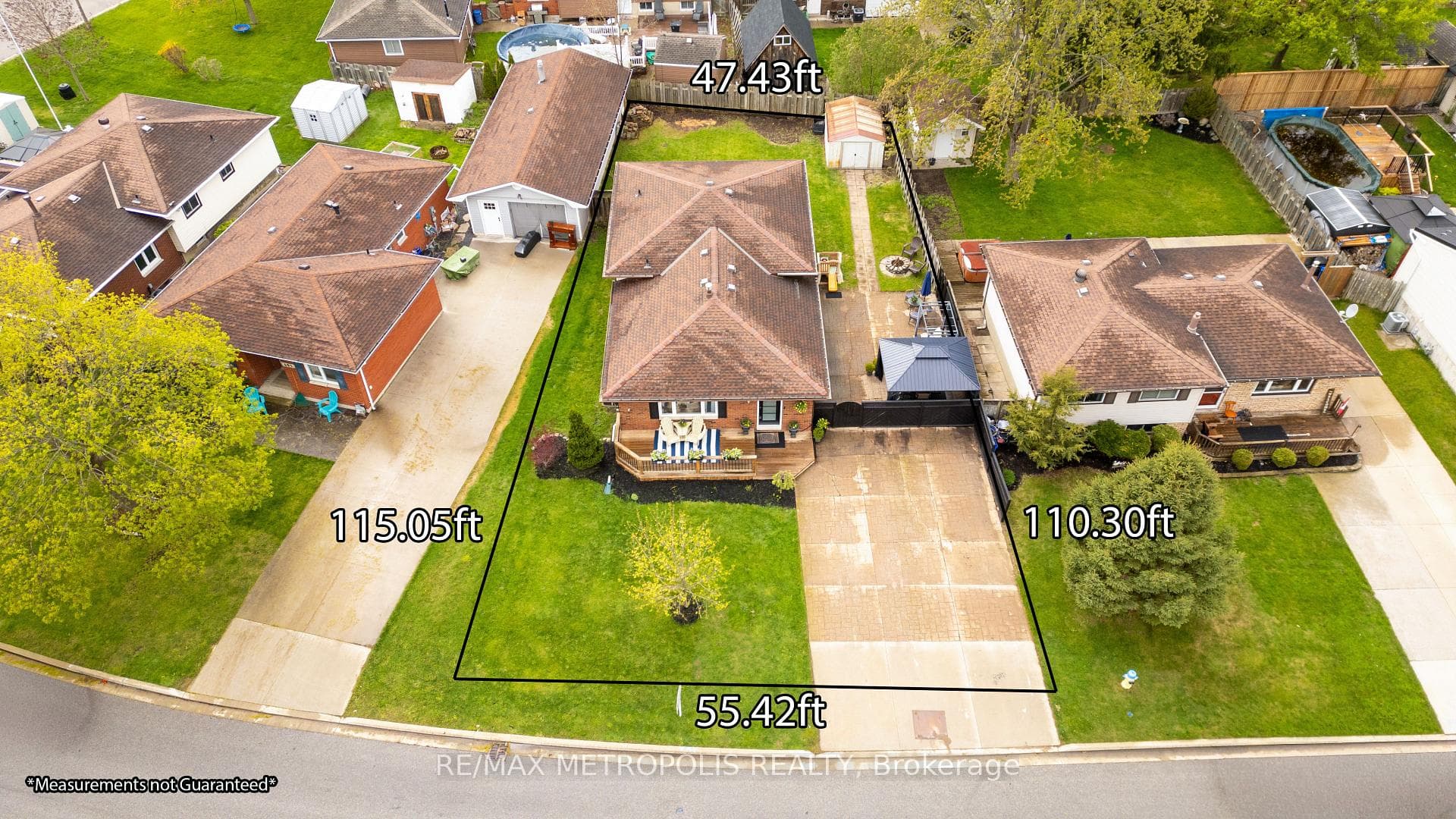 485 Bentinck Drive photo 2