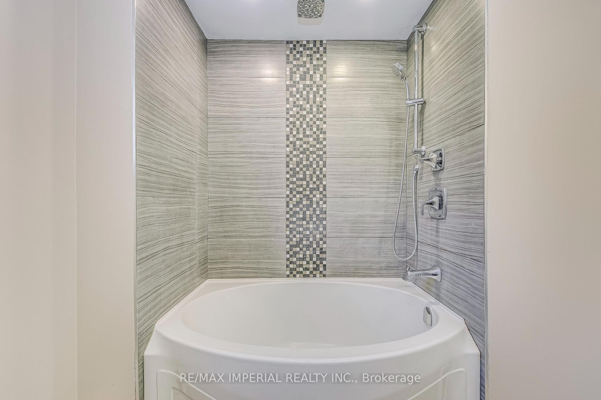 2920 Gulfstream Way photo 29