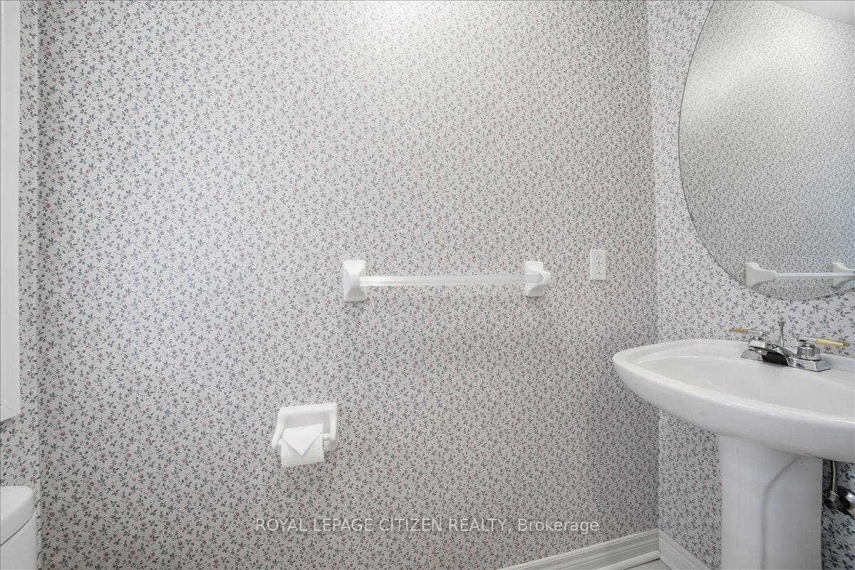 255 Shaftsbury Avenue Unit 36 photo 10