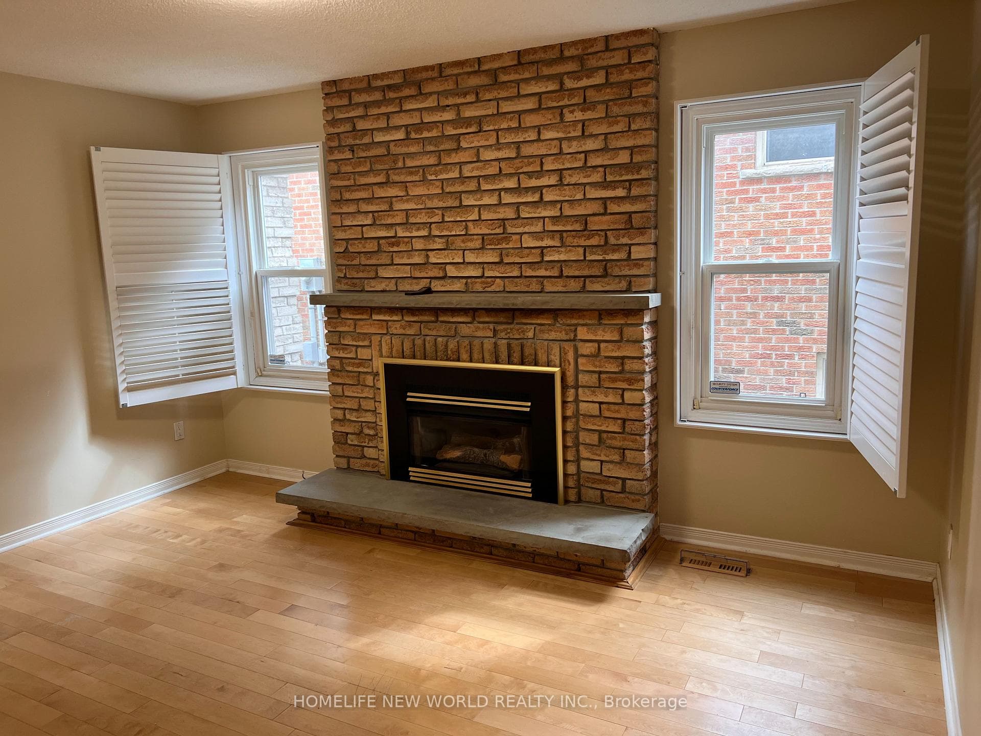 21 Delmark Boulevard photo 11