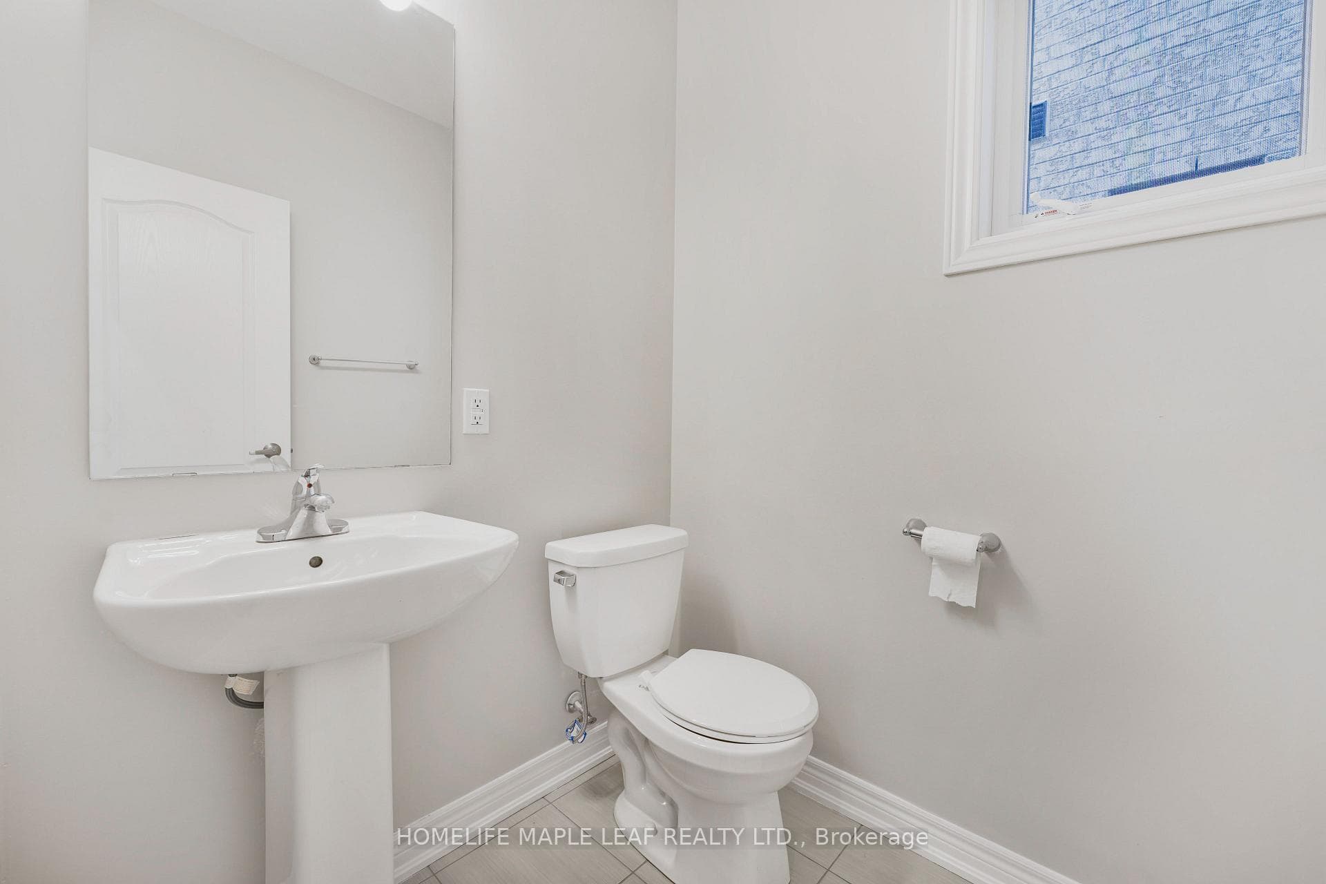 70 HASHMI Place photo 33