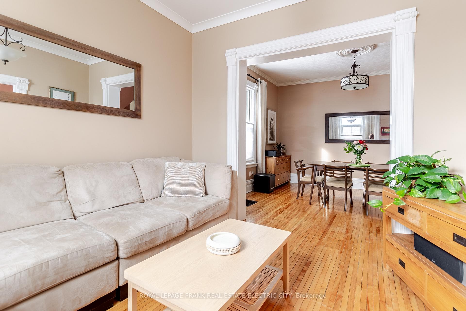 598 Sherbrooke Street photo 10