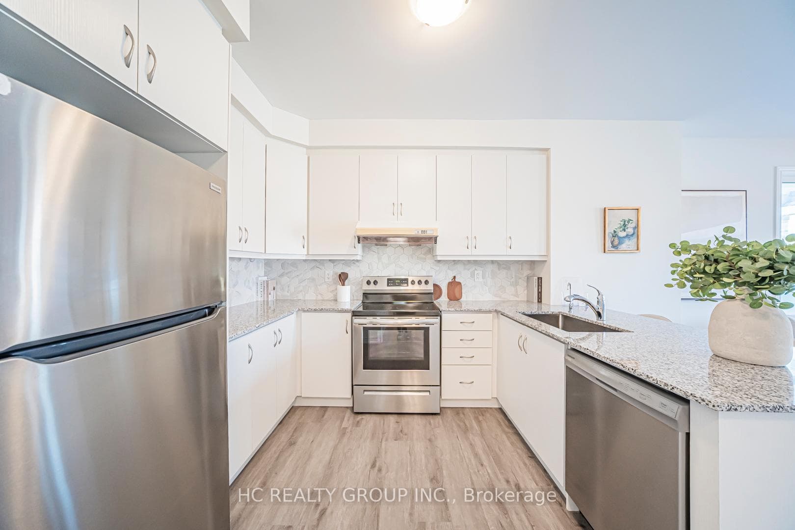 82 Thomas Frisby Jr Crescent photo 17