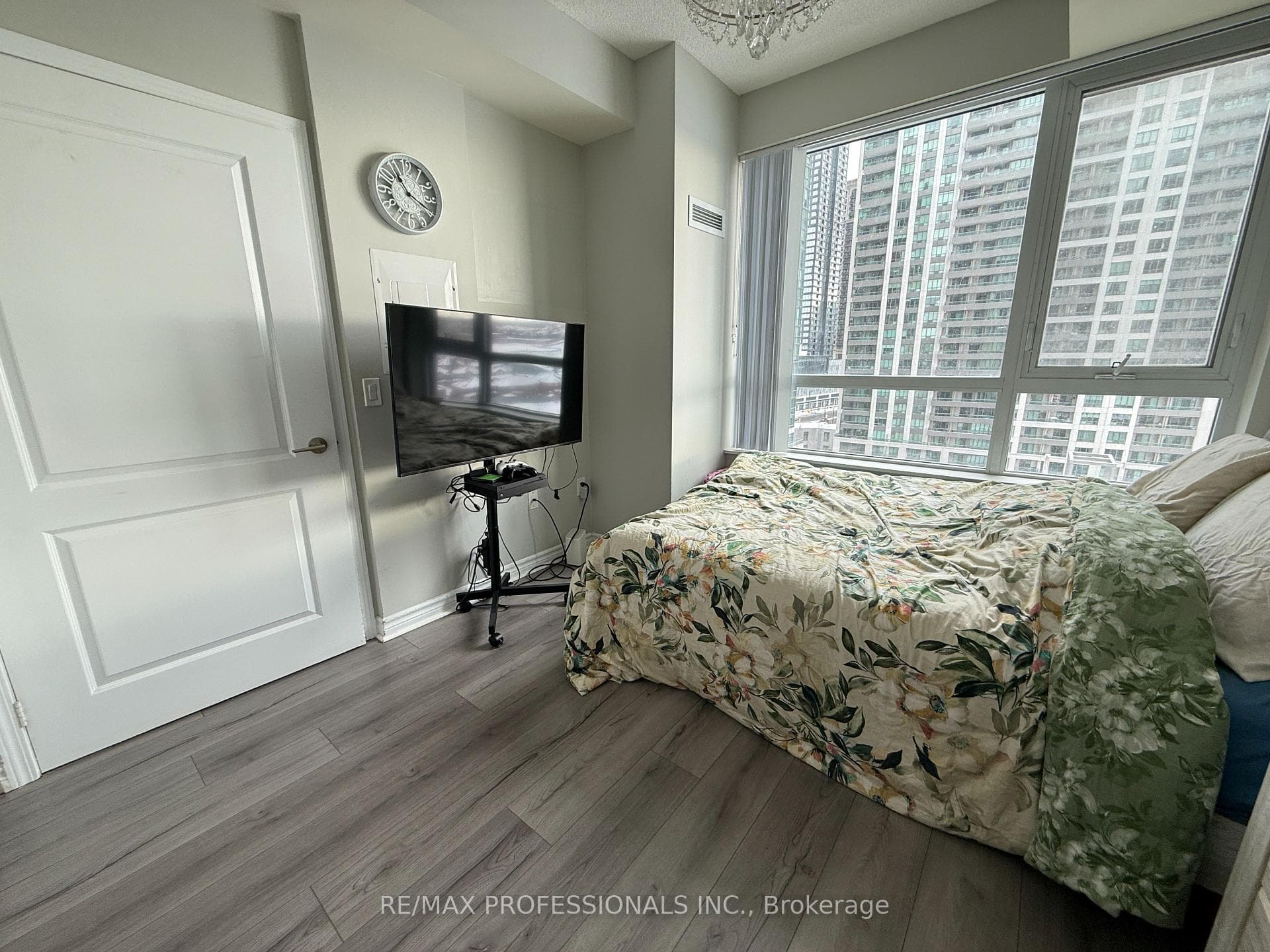 349 Rathburn Road Unit 909 photo 15