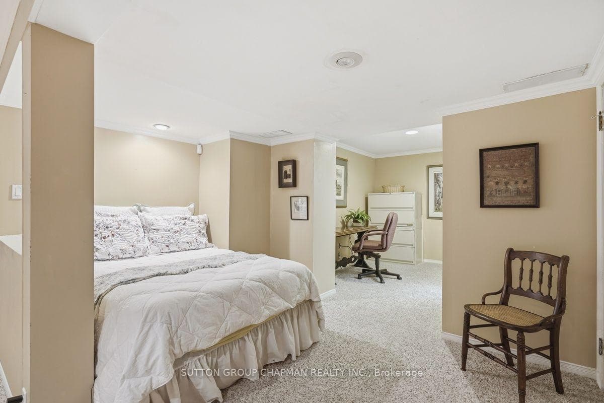 763 Oban Crescent photo 28