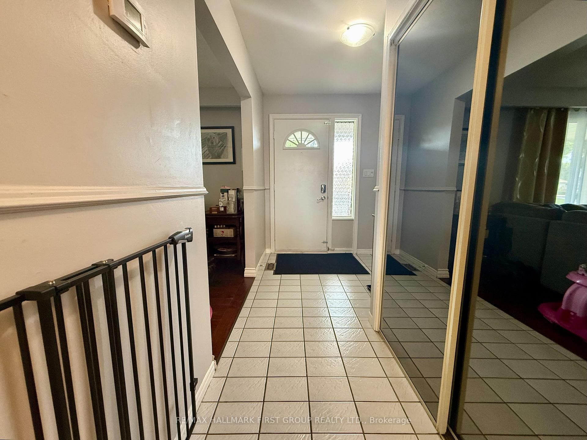 906 Cecylia Court photo 4