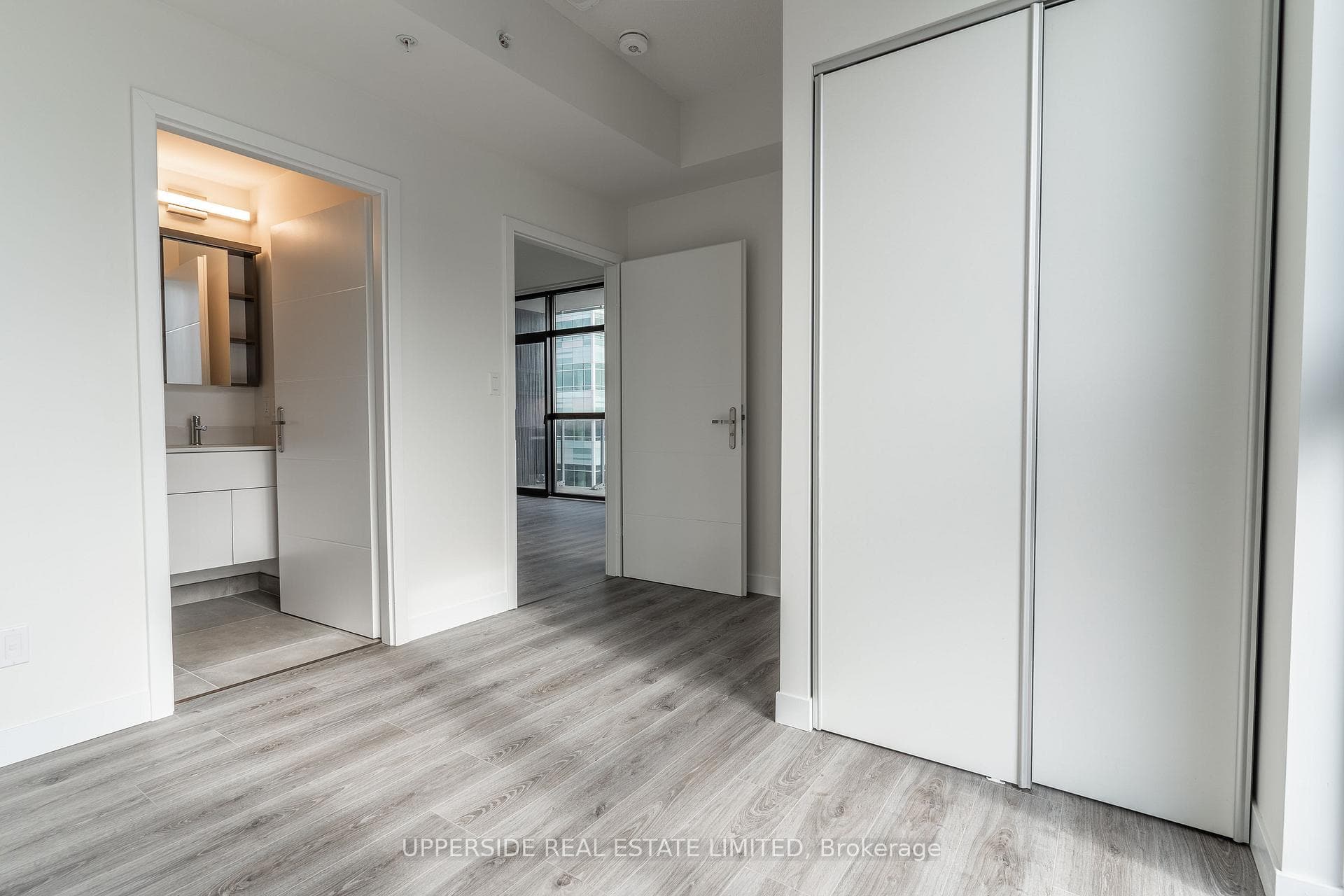 60 Frederick Street Unit 814 photo 14