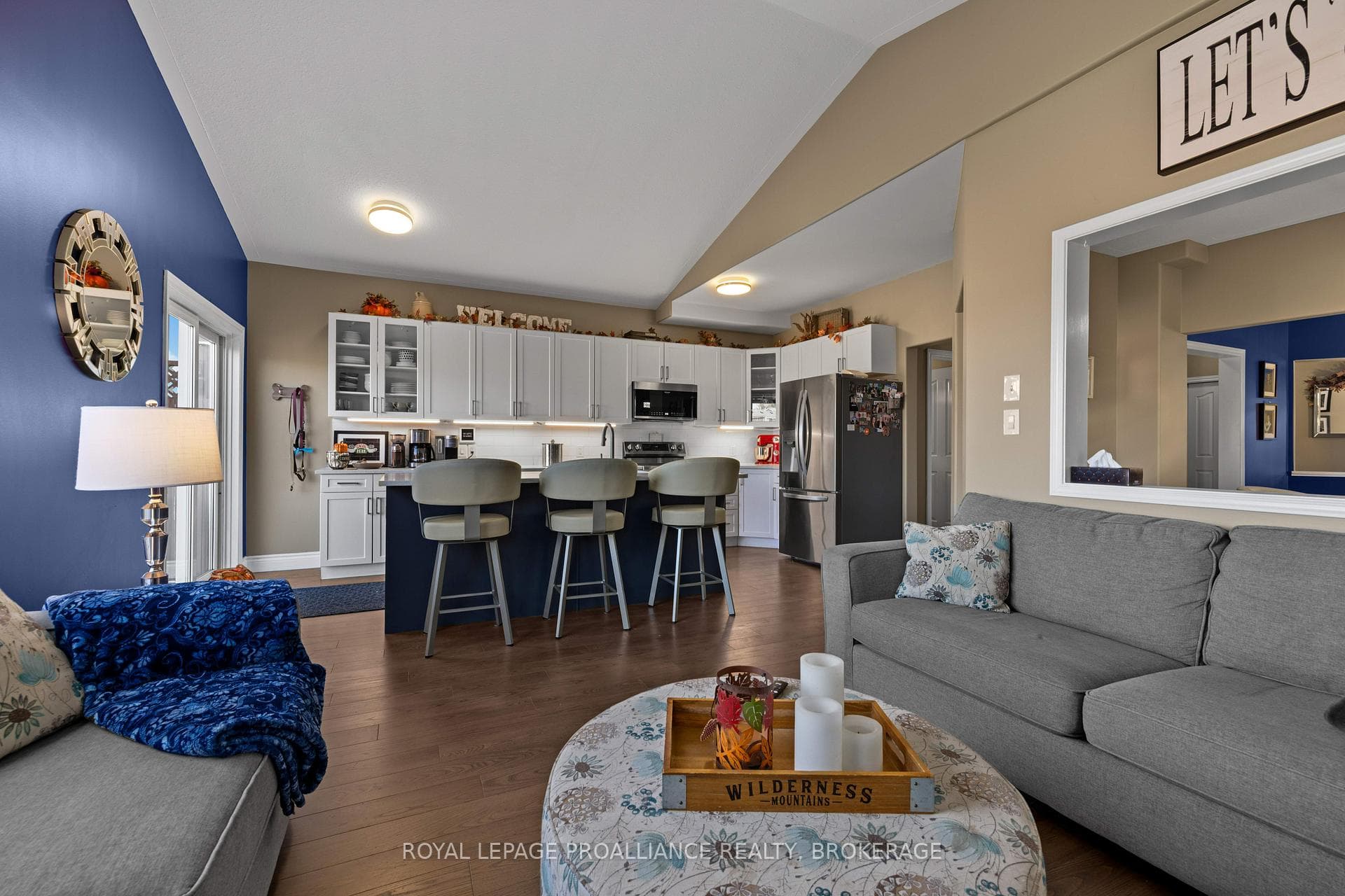 2153 Swanfield Street photo 7