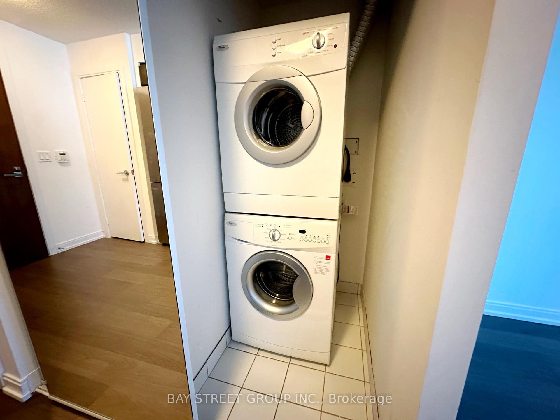 255 Village Green Square Unit 401 photo 8