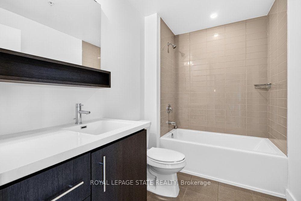 10 Esplanade Lane Unit 306 photo 19