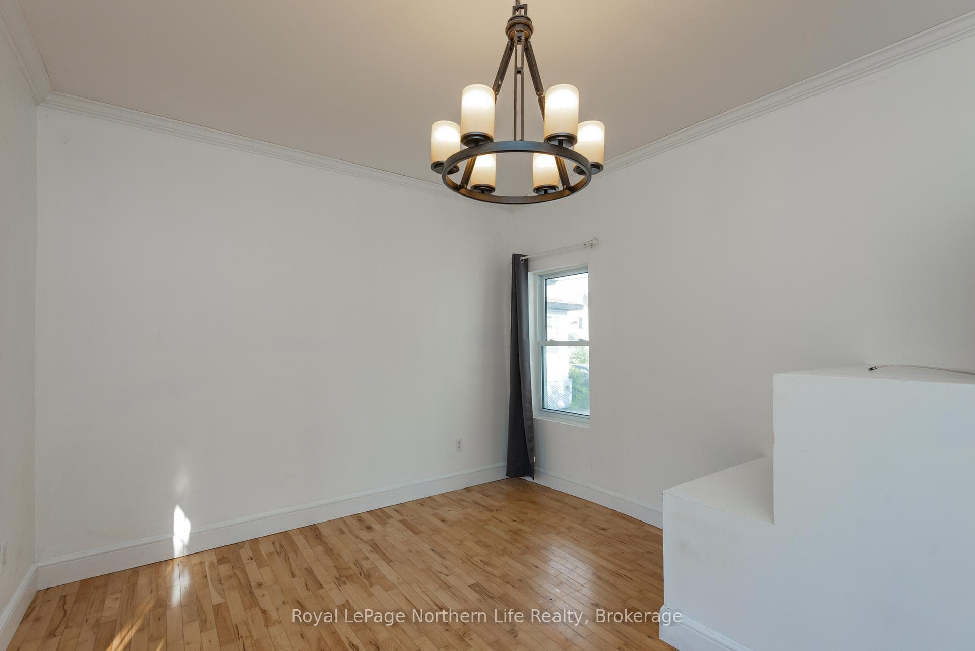 920 Fraser Street photo 30