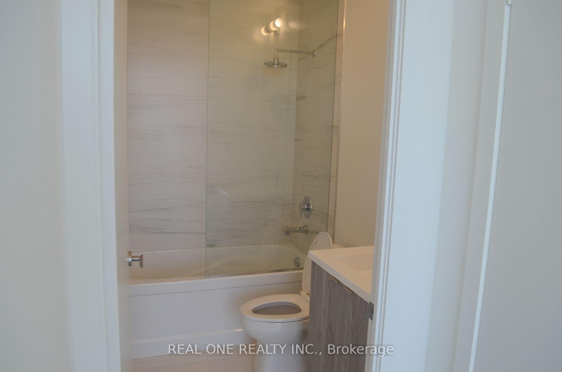 138 Downes Street Unit 6905 photo 9